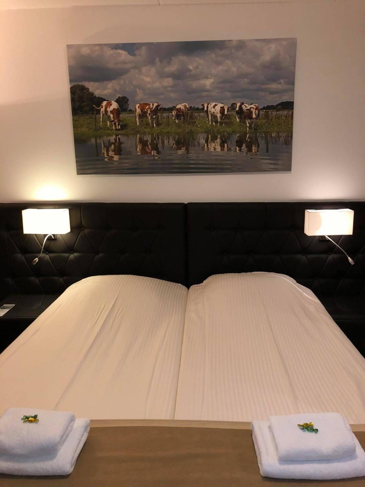 Hotel - Restaurant - Cafe- Geertien Blokzijl Bilik gambar