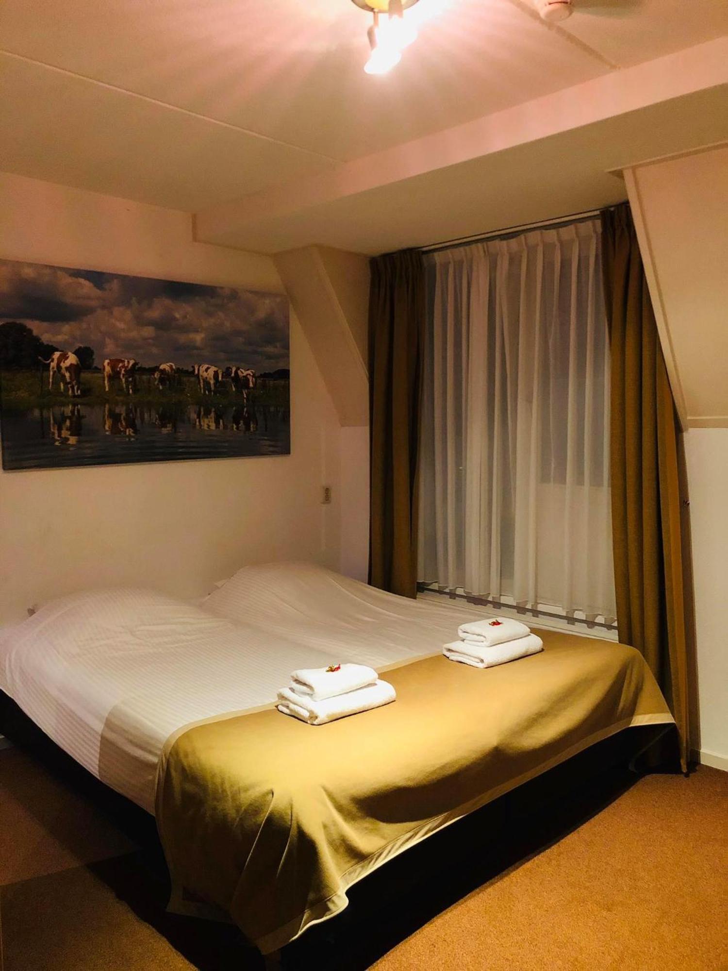 Hotel - Restaurant - Cafe- Geertien Blokzijl Bilik gambar